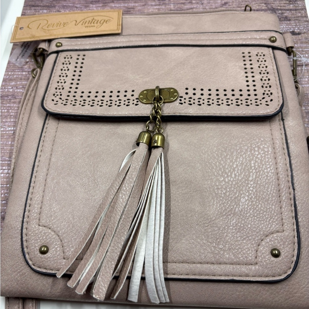 Revive Vintage Vegan shoulder bag mushroom color , pocket in front tassel & snap